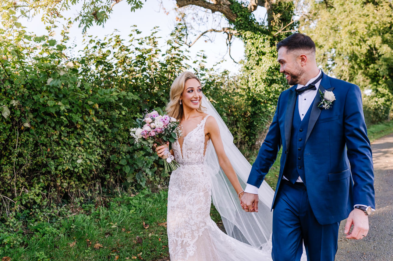 AN AUTUMN CRIPPS BARN WEDDING 34 AUTUMN CRIPPS BARN WEDDING PORTRAITS