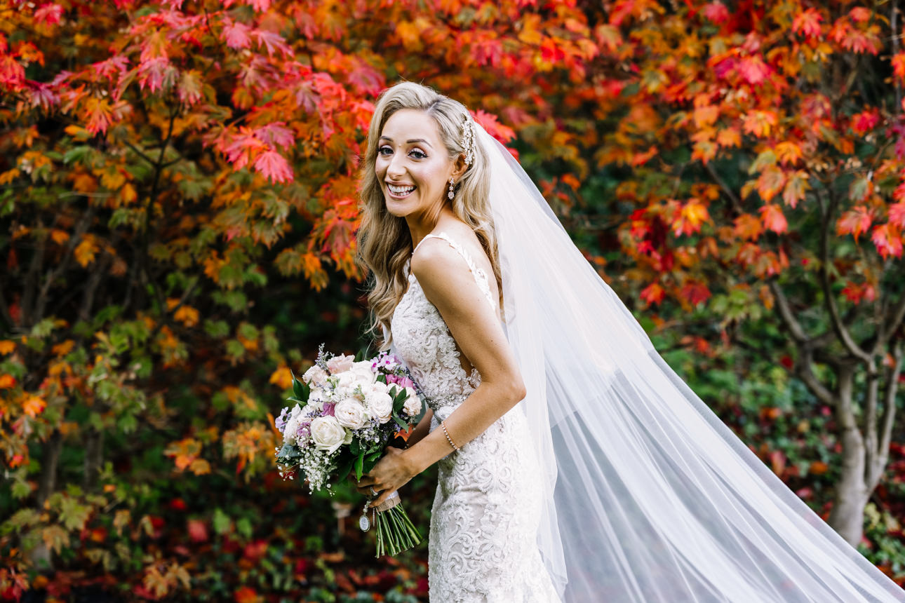 AN AUTUMN CRIPPS BARN WEDDING 29 AUTUMN CRIPPS BARN WEDDING PORTRAITS