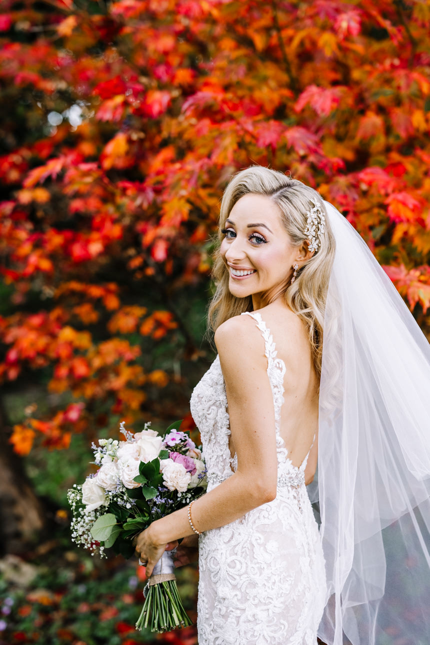 AN AUTUMN CRIPPS BARN WEDDING 27 AUTUMN CRIPPS BARN WEDDING PORTRAITS