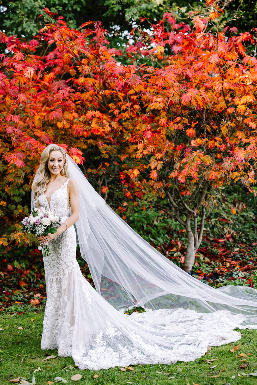 AN AUTUMN CRIPPS BARN WEDDING 26 AUTUMN CRIPPS BARN WEDDING PORTRAITS