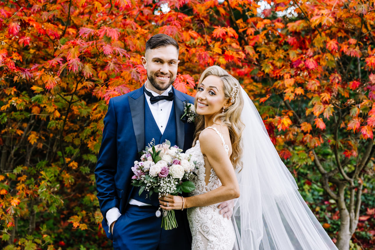 AN AUTUMN CRIPPS BARN WEDDING 25 AUTUMN CRIPPS BARN WEDDING PORTRAITS