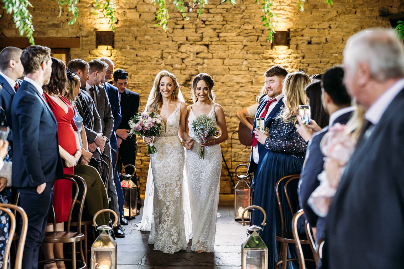 AN AUTUMN CRIPPS BARN WEDDING 14 AUTUMN CRIPPS BARN WEDDING CEREMONY