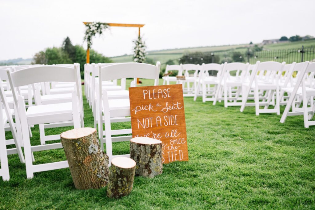 Kingscote barn wedding photographer