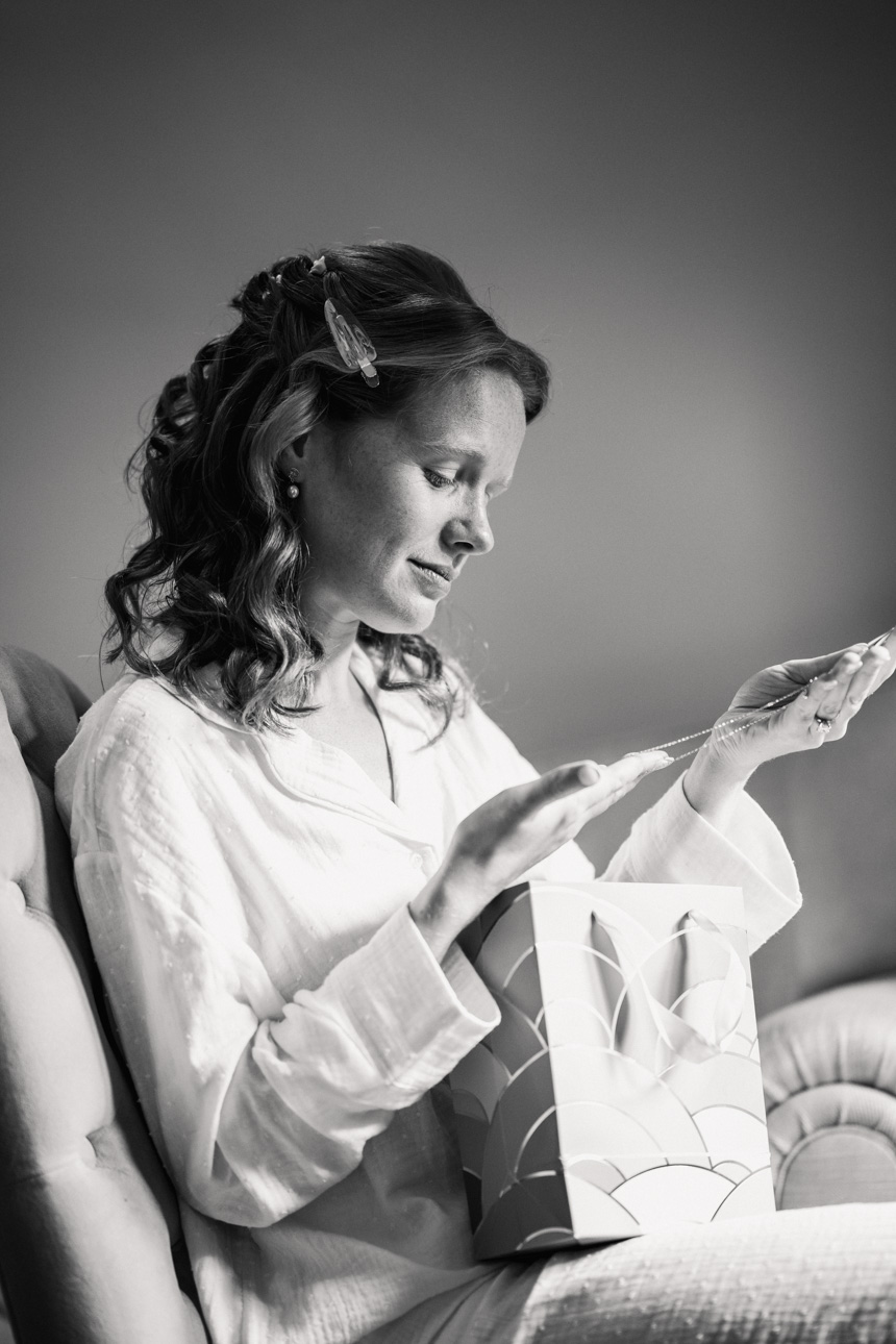 THE BARN AT UPCOTE WEDDING PHOTOGRAPHER 16 Emma and Jamie Barn at Upcote wedding 57