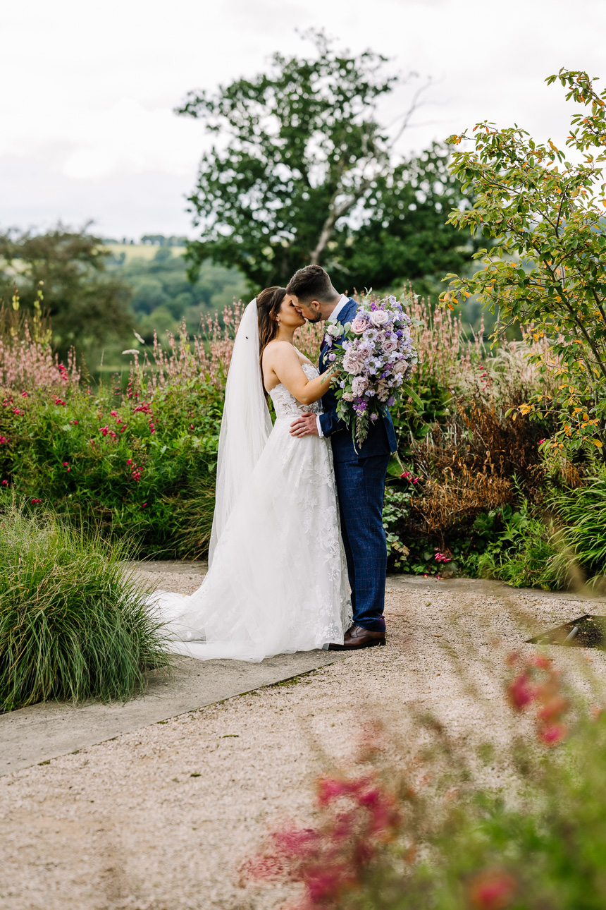 HYDE BARN WEDDING PHOTOGRAPHER 59 svg%3E