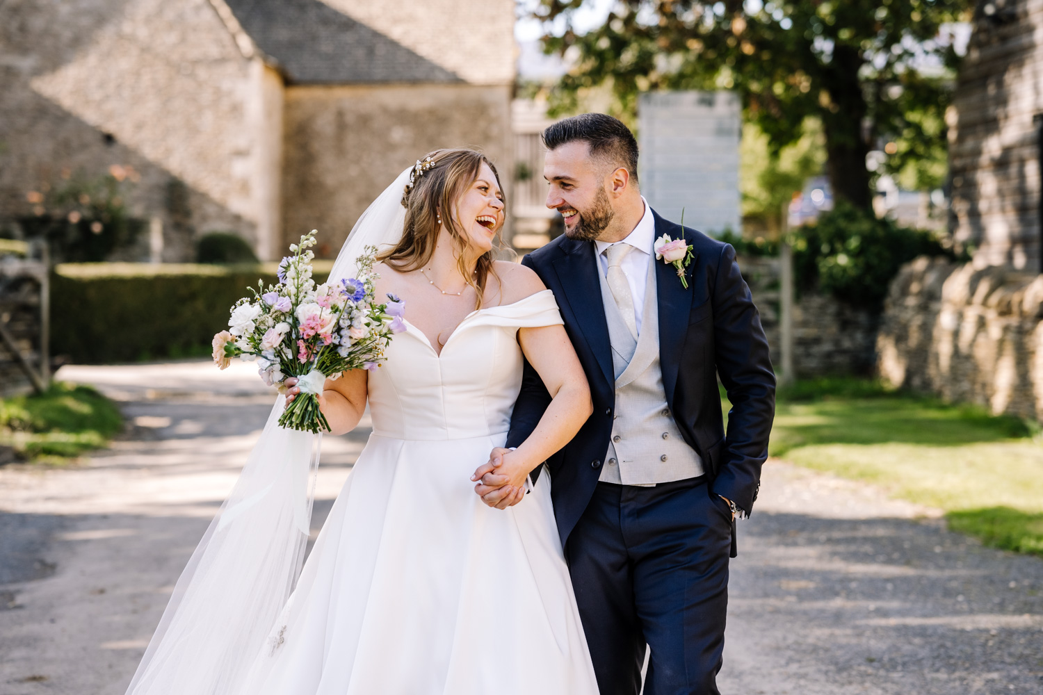 OXLEAZE BARN WEDDING PHOTOGRAPHER 156 TJ7 1059