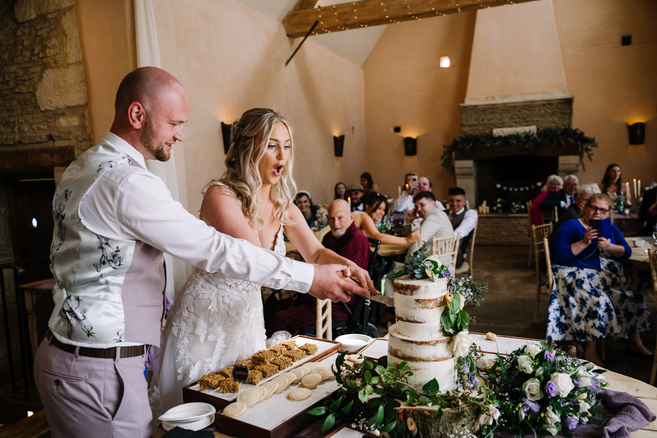 OXLEAZE BARN WEDDING PHOTOGRAPHER 133 TJ8 3088