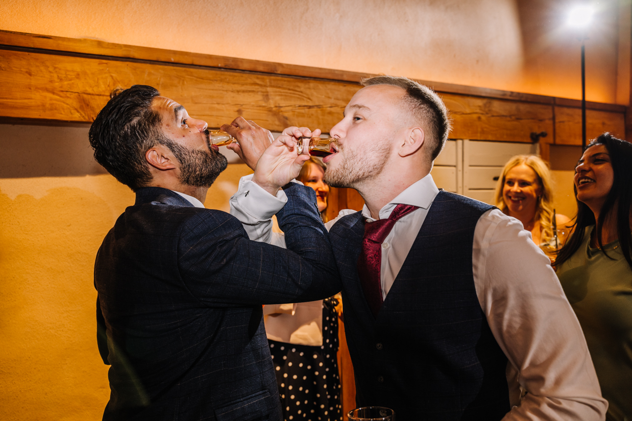 OXLEAZE BARN WEDDING PHOTOGRAPHER 140 TJ8 4977
