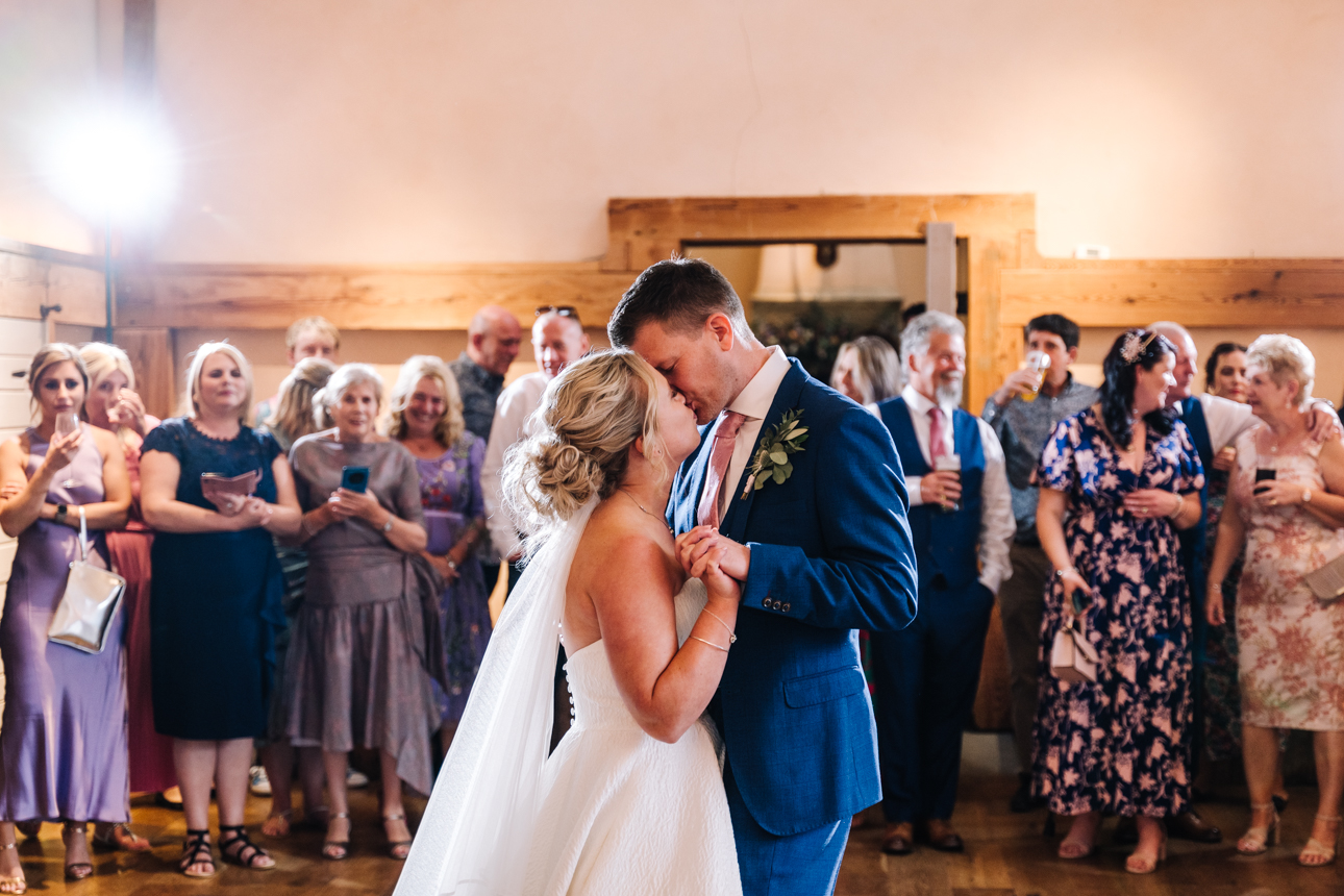 OXLEAZE BARN WEDDING PHOTOGRAPHER 145 TJ8 5961