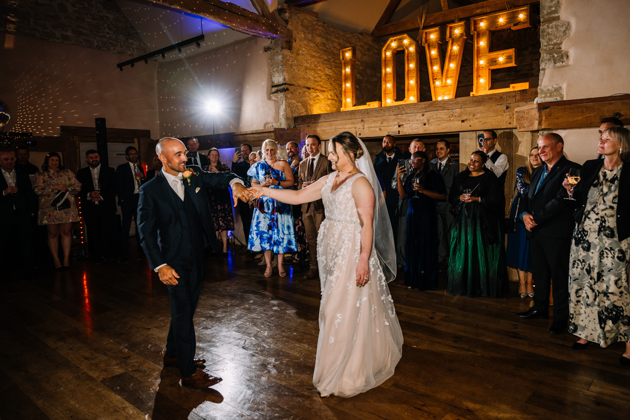 OXLEAZE BARN WEDDING PHOTOGRAPHER 148 TJ8 6530
