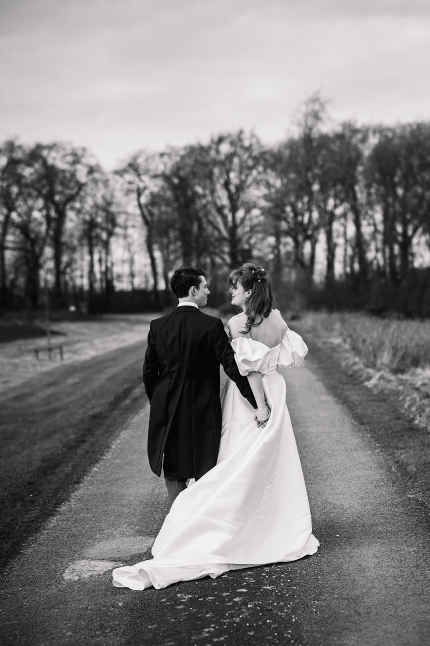 LAPSTONE BARN WEDDING PHOTOGRAPHER 6 svg%3E